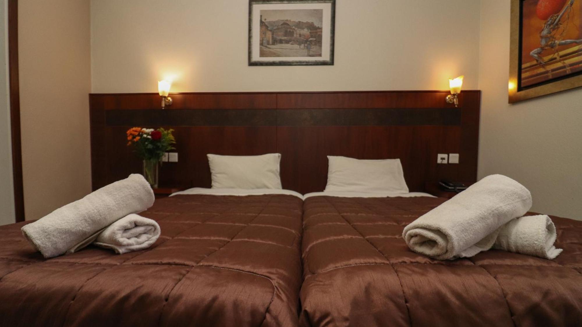 Hotel Orfeas Kalampáka Ngoại thất bức ảnh
