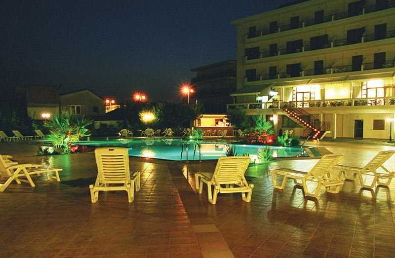 Hotel Orfeas Kalampáka Ngoại thất bức ảnh