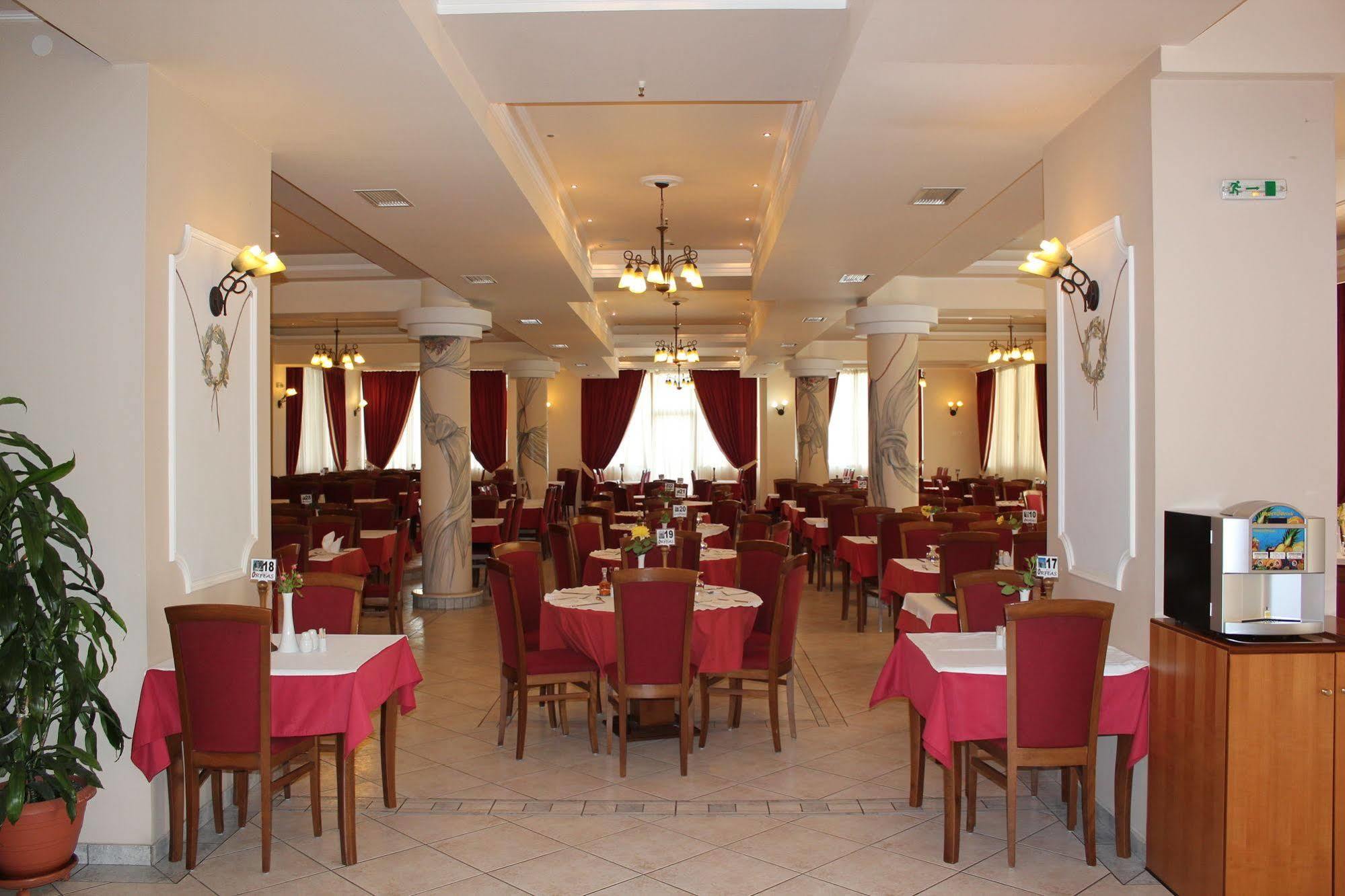Hotel Orfeas Kalampáka Ngoại thất bức ảnh