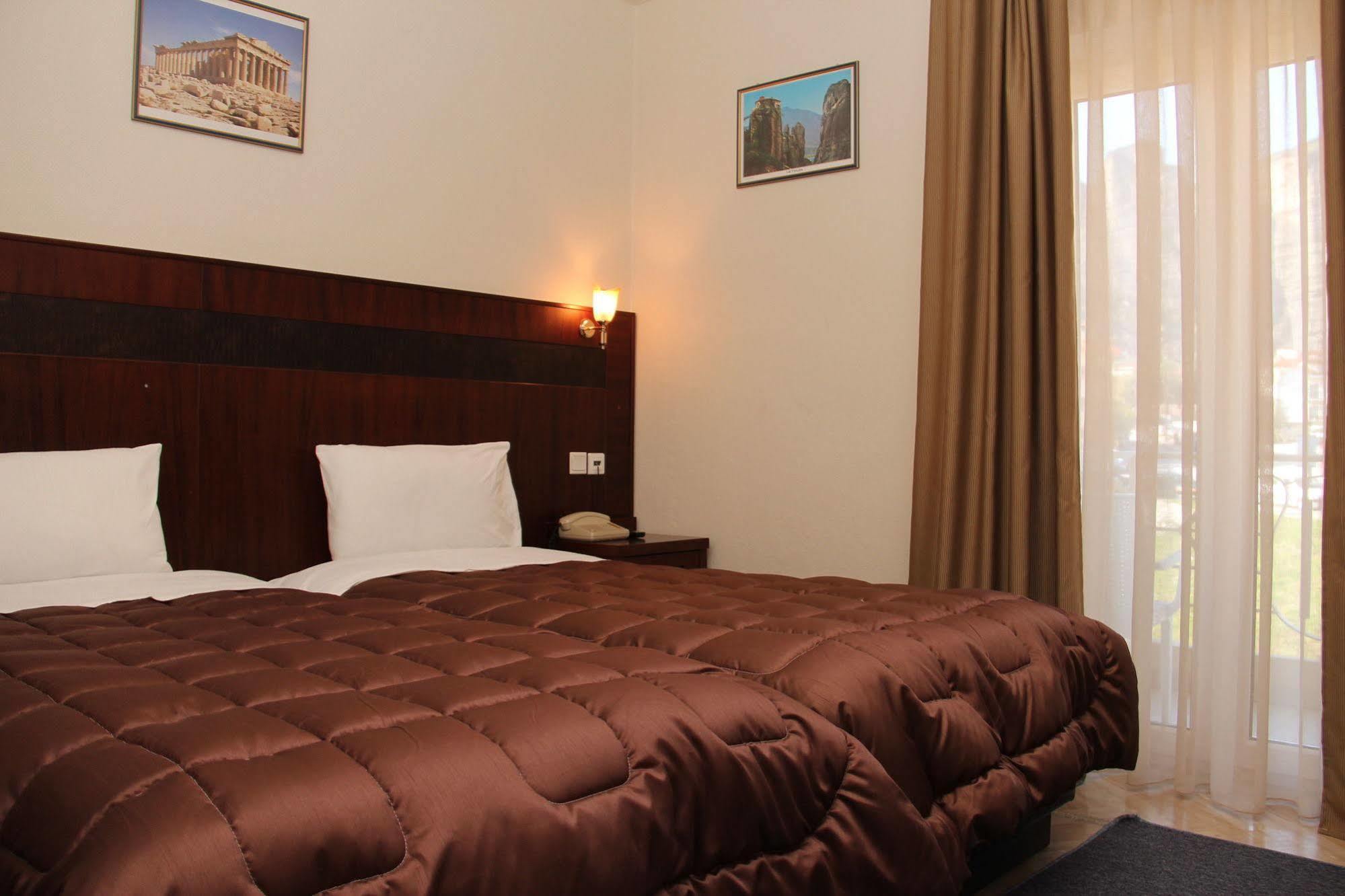 Hotel Orfeas Kalampáka Ngoại thất bức ảnh
